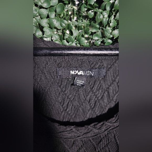 Black Sleeveless Top - Picture 4 of 4